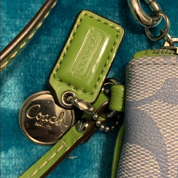 Coach wristlet - Picture 2 of 5